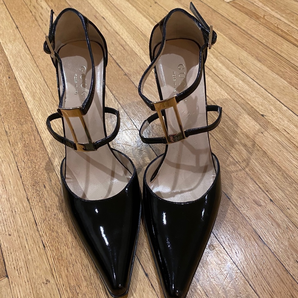 Gucci pointy toe heels size 6.5
